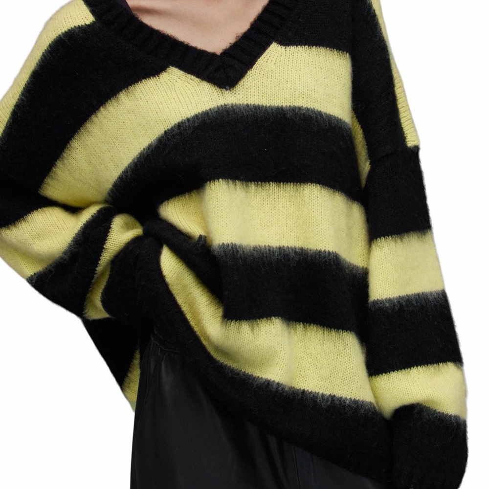 Moving Sale 🌟 All Saints Women's Lou V-Neck Sweater | M - Picture 2 of 8
